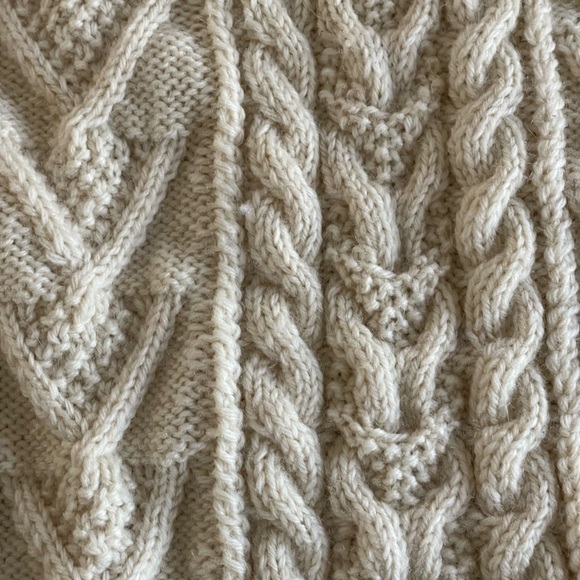 Hand knit wool sweater - like new - Picture 2 of 2